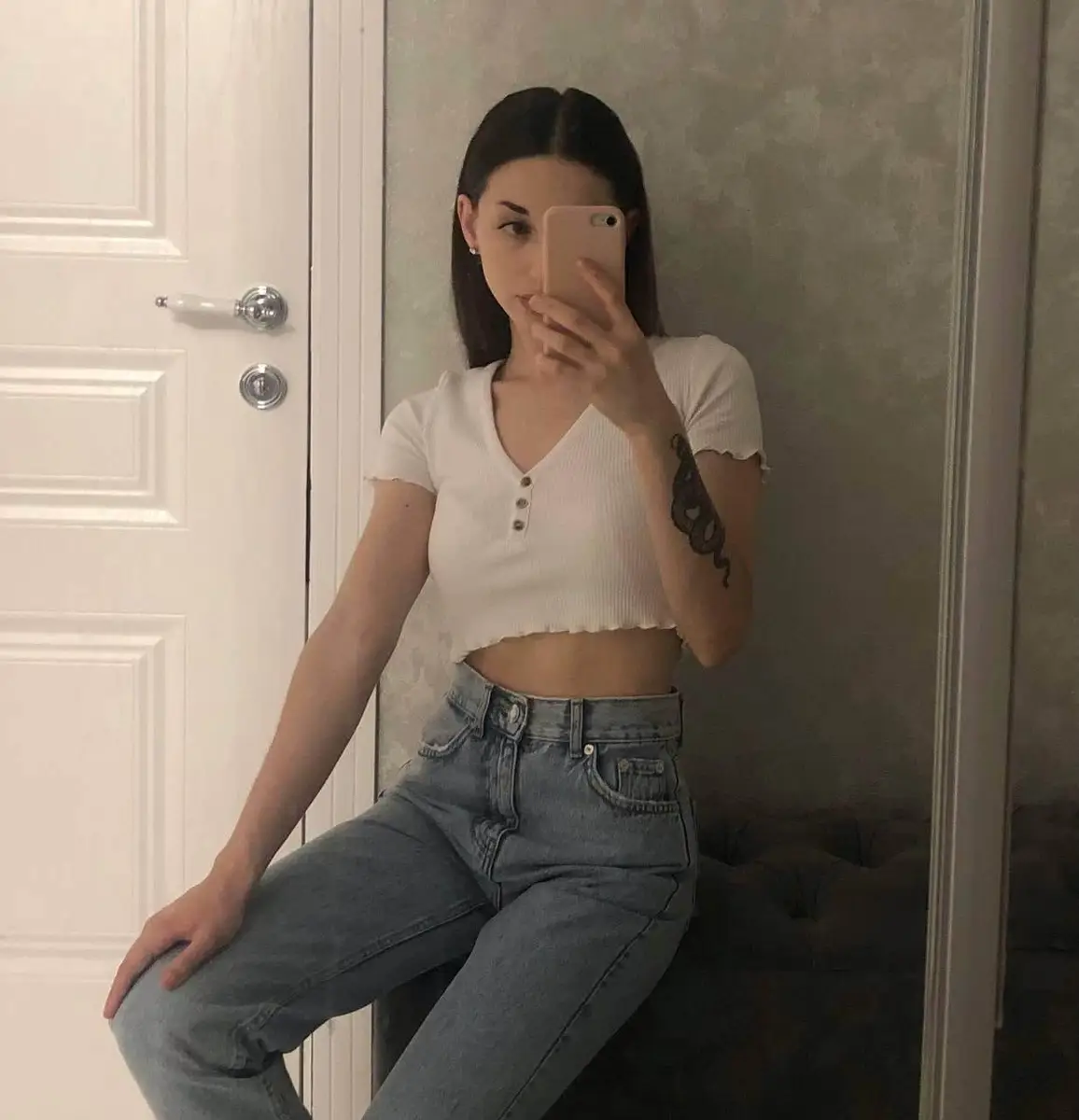 Miki escort in Milan