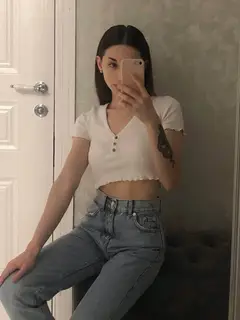 Miki escort in Milan
