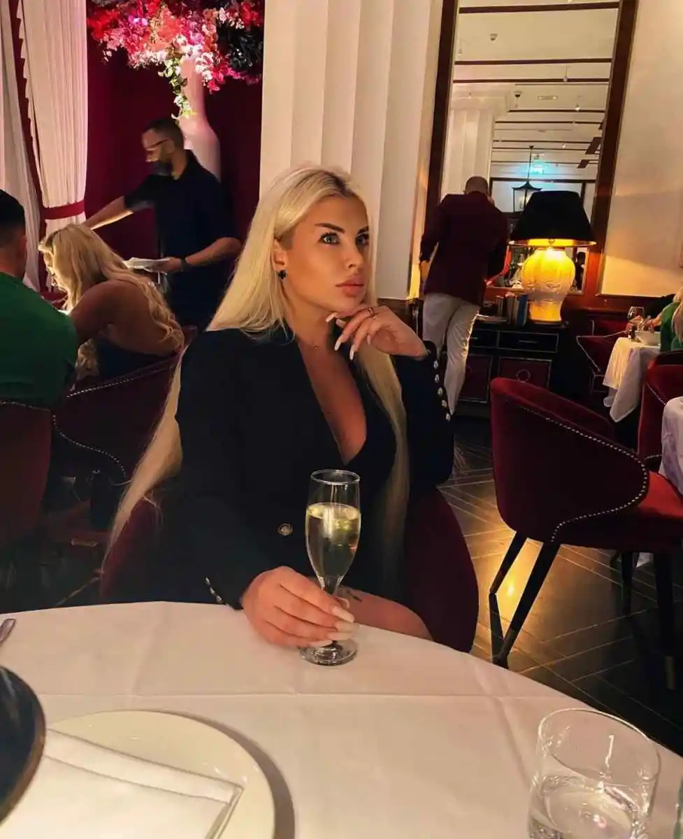 Mila escort in Milan