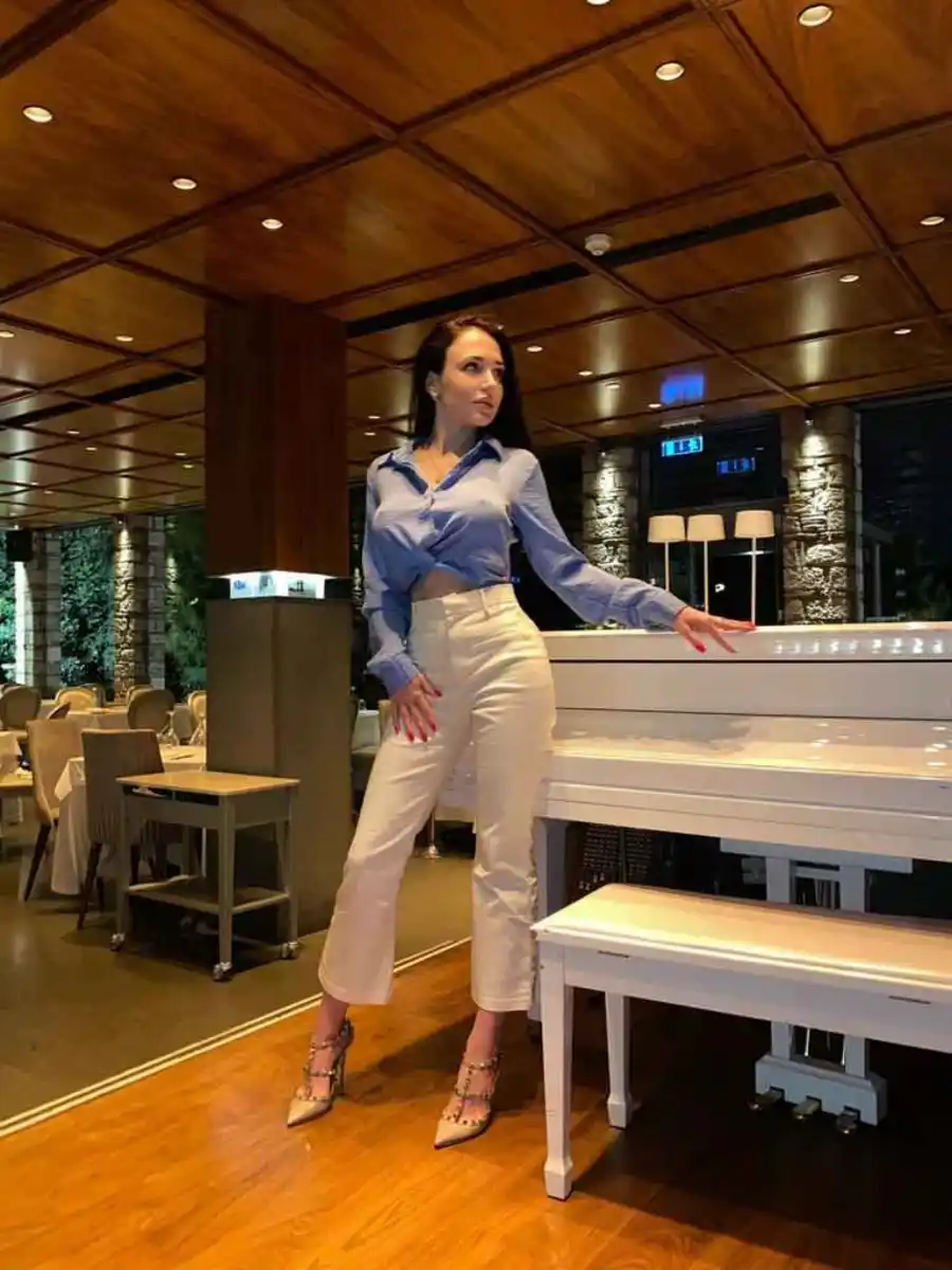 Monica escort in Rome
