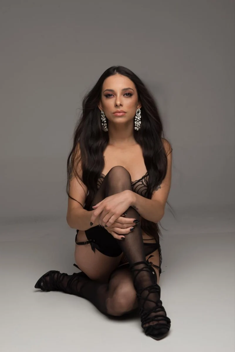 Monique escort in Milan