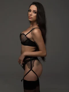 Monique escort in Milan