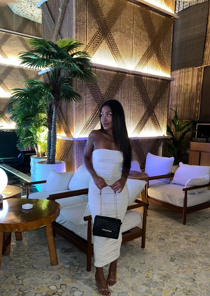 Naomi escort in Milan