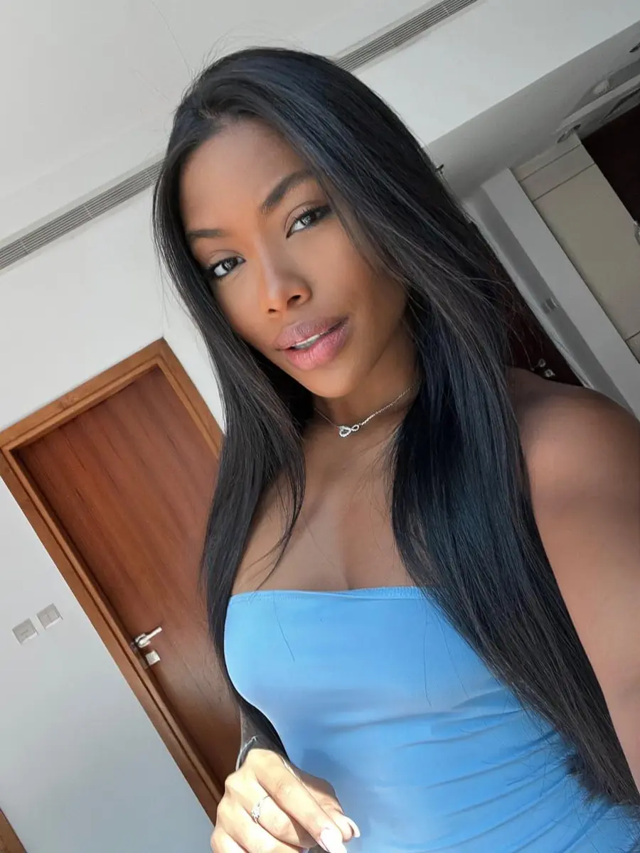 Naomi escort in Milan