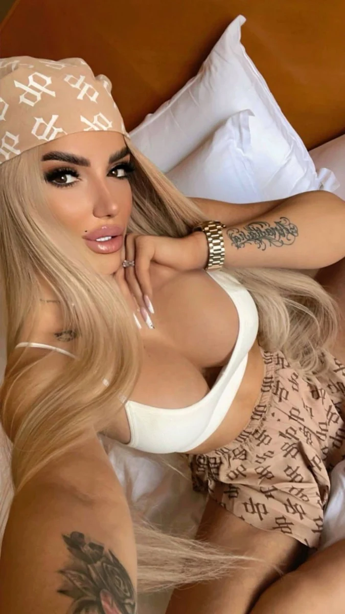 Nika escort in Milan
