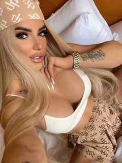 Nika escort in Milan