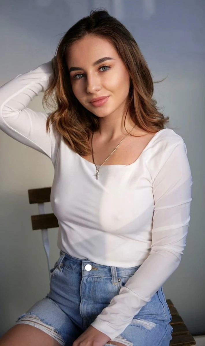Nikole escort in Milan