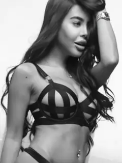 Nina escort in Rome
