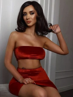 Oksy escort in Milan