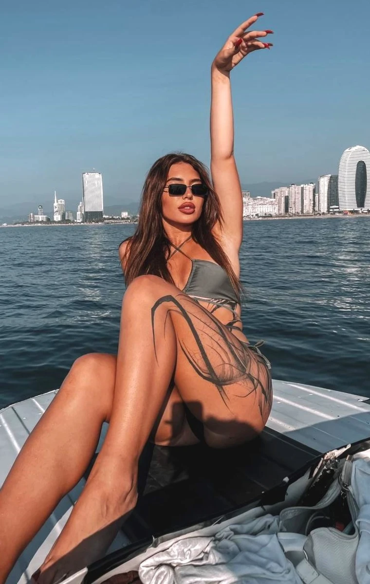 Ro escort in Milan