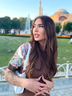 Ro escort in Milan