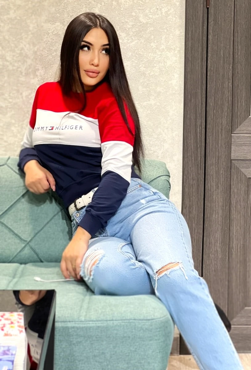 Sara escort in Milan
