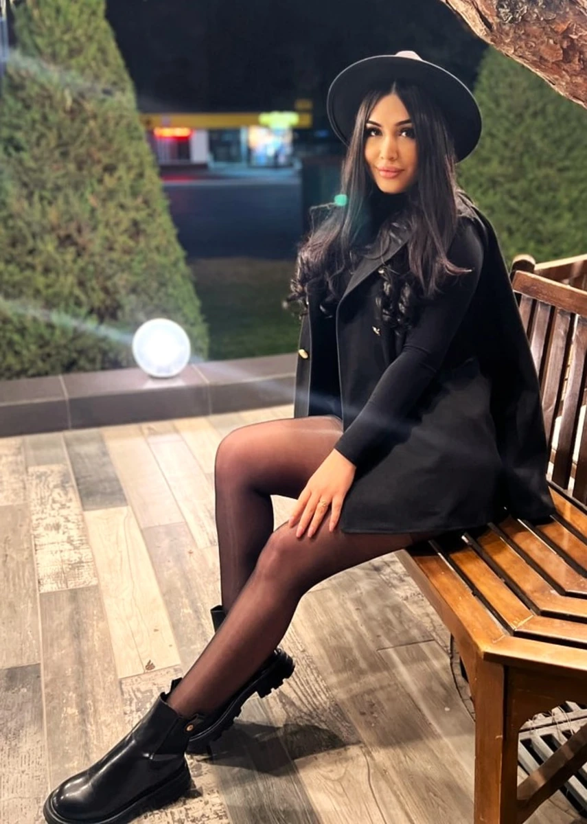 Sara escort in Milan