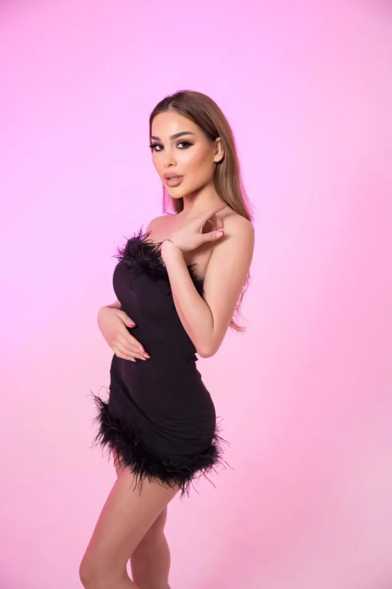 Selena escort in Milan