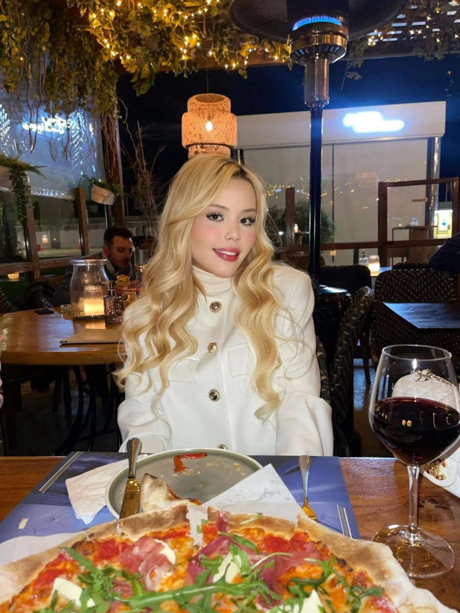 Sophia escort in Milan