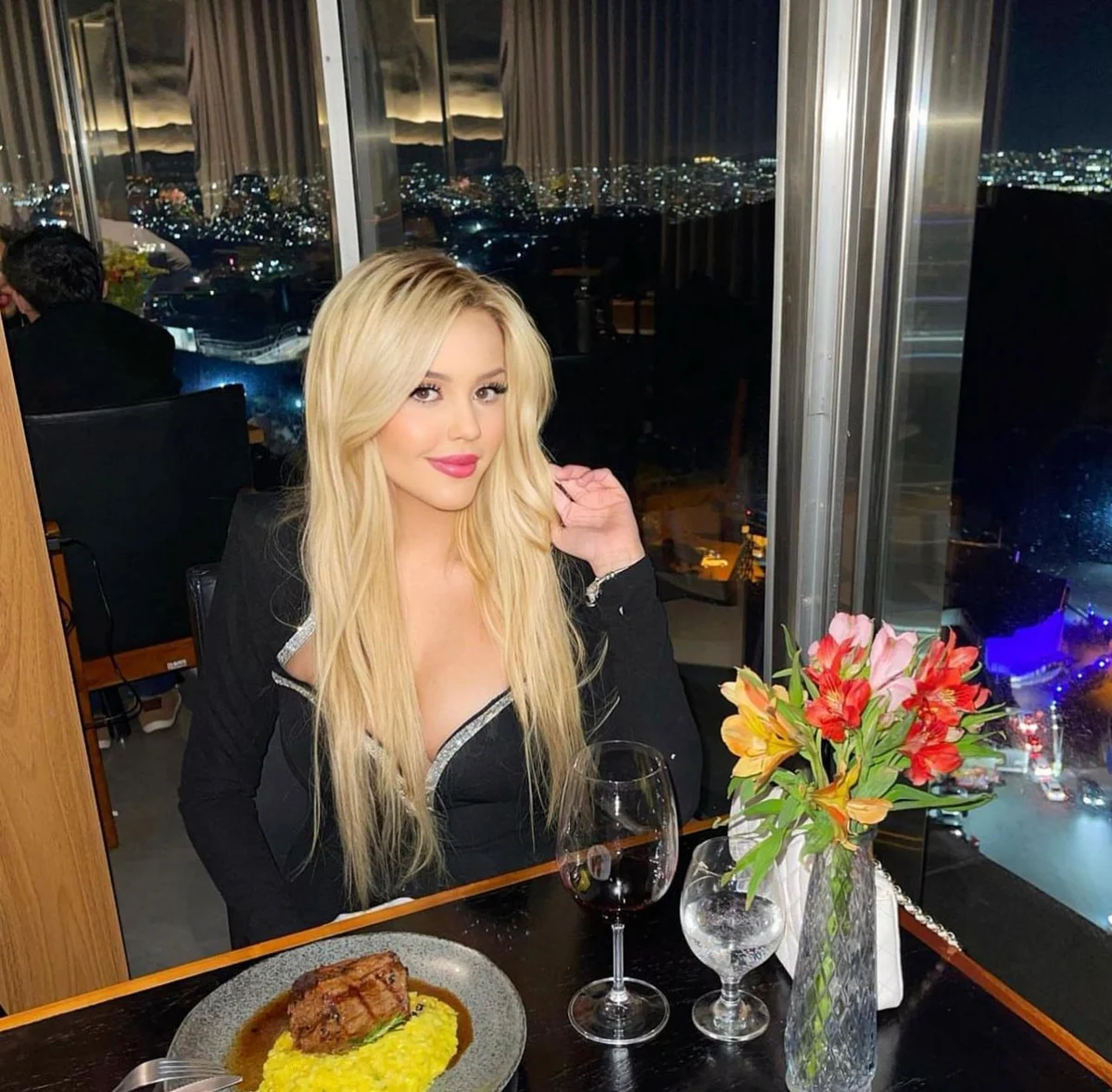 Sophia escort in Milan