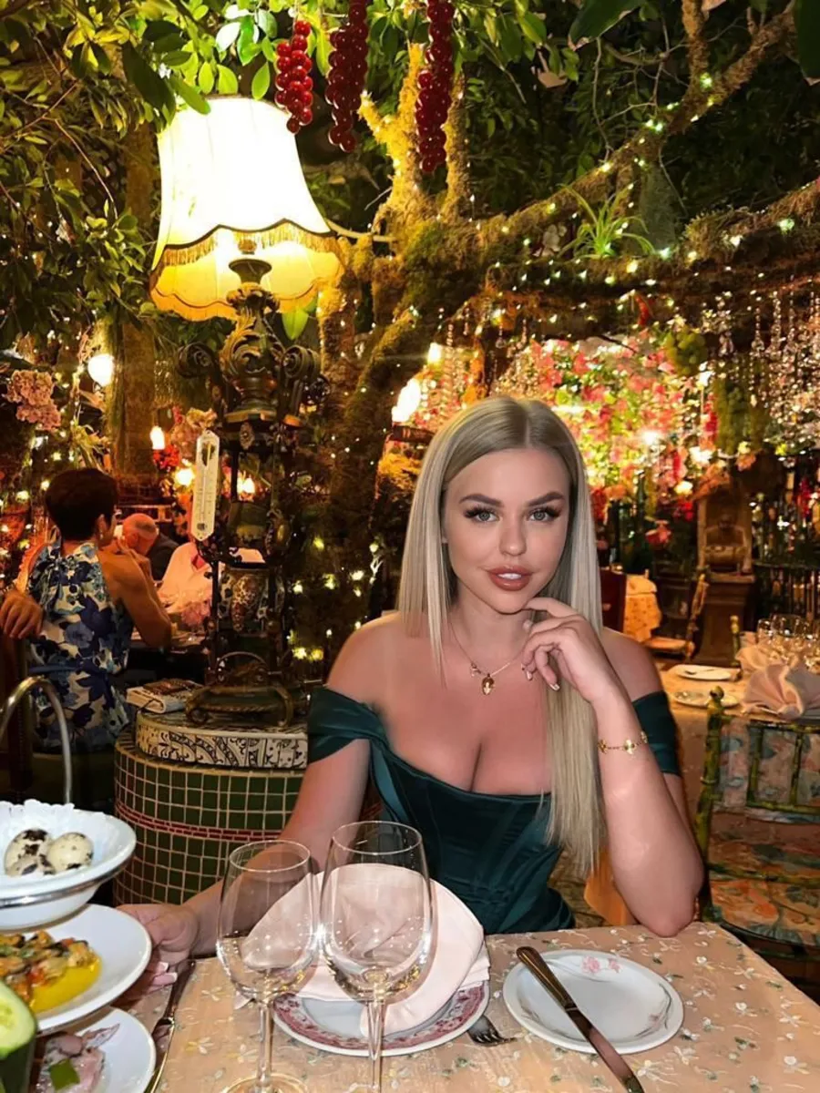 Stefanie escort in Milan