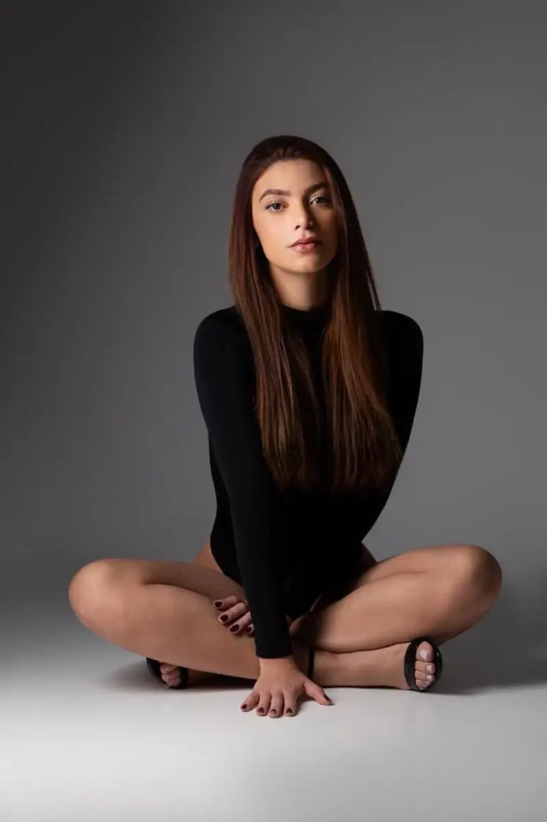 Victoria escort in Milan