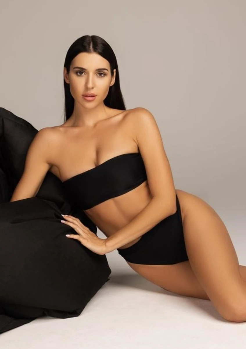 Victoria escort in Rome