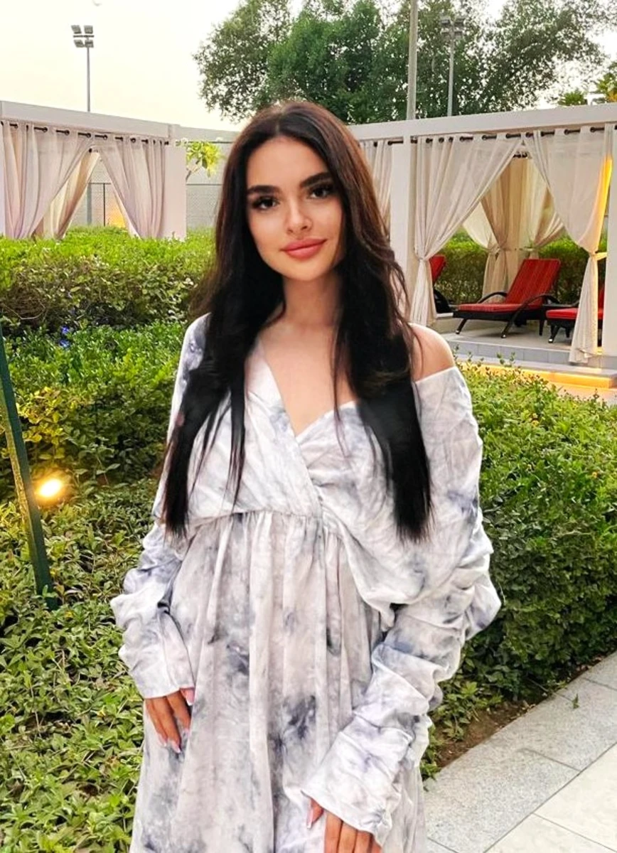 Vika escort in Milan
