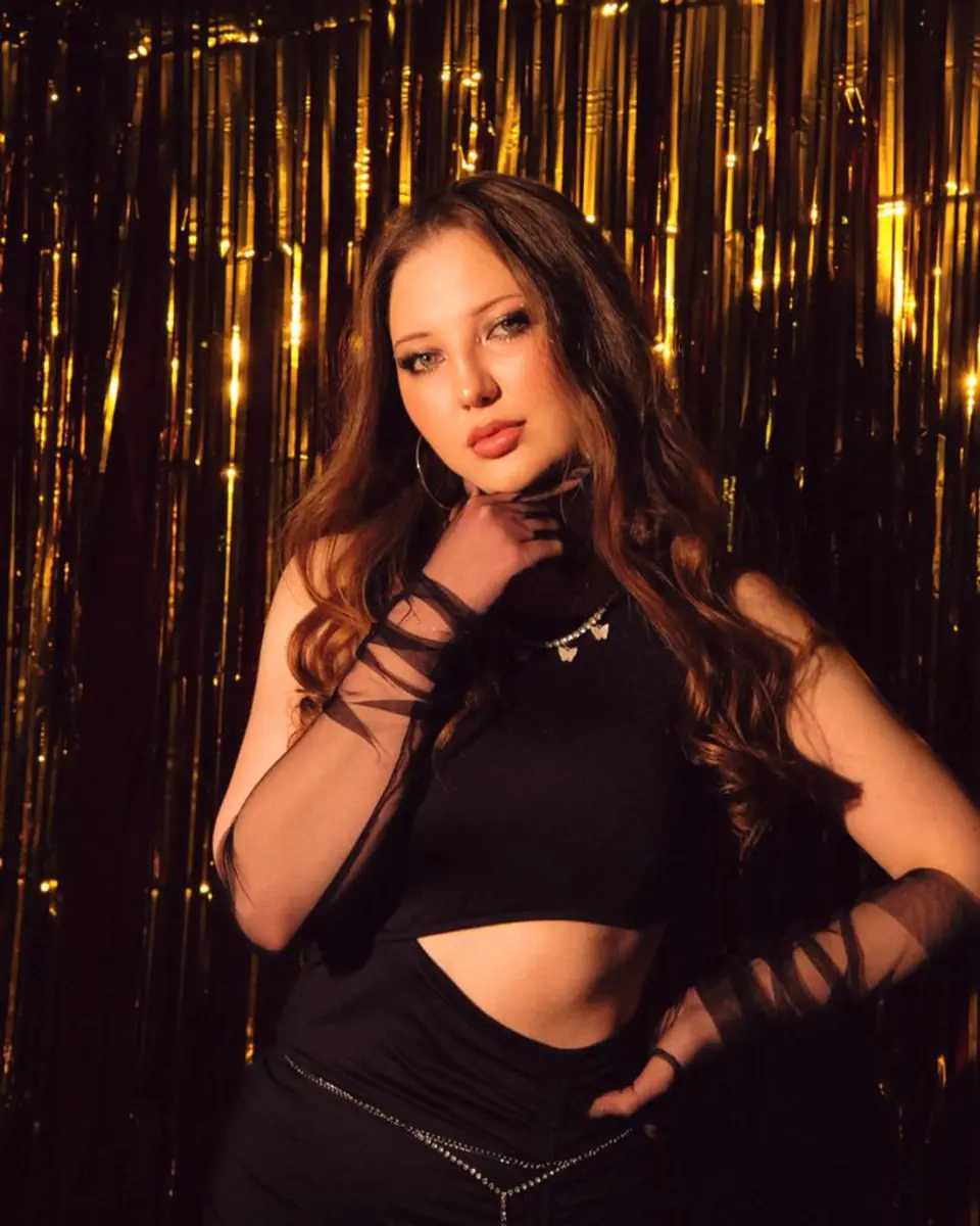 Violetta escort in Milan