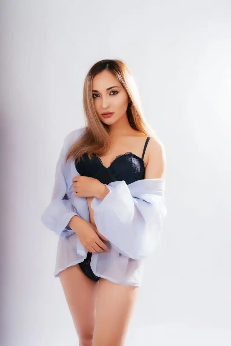 Zarina escort in Rome